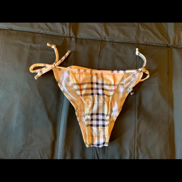 Bikini Bottom - Picture 1 of 6